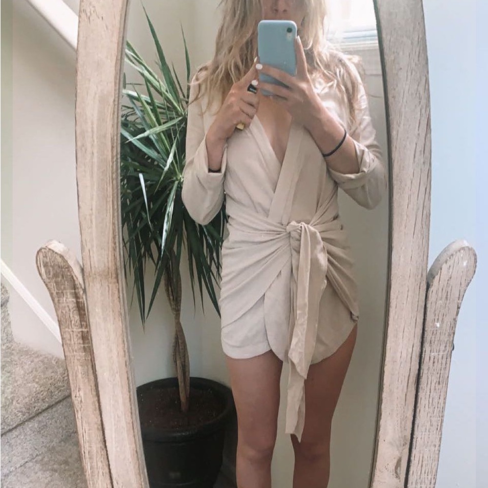 L'ACADEMIE Rosemarie mini wrap dress